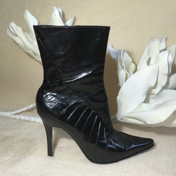 𝐍𝐈𝐍𝐄 𝐖𝐄𝐒𝐓 Y2K Pointed-Toe Boots - Picture 6 of 10